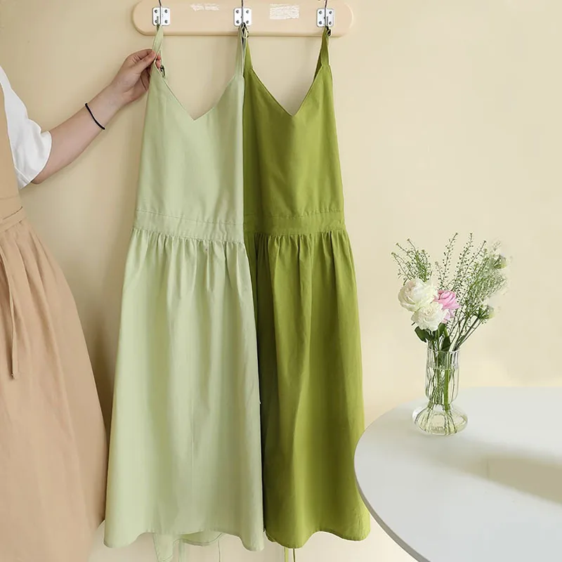 Korean V-Neck Style Waterproof Cotton Apron for Kitchen Garden With Adjustable Straps Women Pleated Pinafore for Cooking Baking