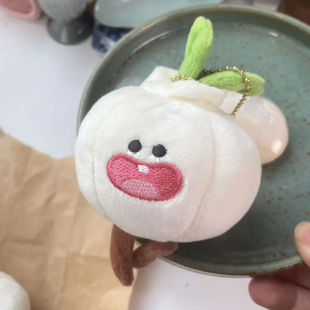 

Plant Key Ring Garlic Plush Doll Unique Veggie Key Ring Vegetable Keychain Miniature Cartoon Garlic Pendant Bags and Keys