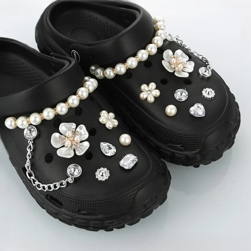 16 قطعة سحر الأحذية DIY حجر الراين زهرة بيضاء اللؤلؤ سلسلة الأحذية الديكور مشبك ل ثقب إكسسوارات أحذية هدايا حفلات المهرجان