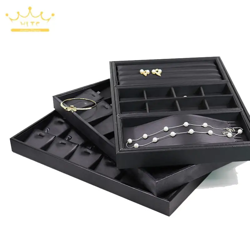 

Поднос для демонстрации ювелирных изделий из матовой кожи с золотистой окантовкой: для колец, ожерелий, подвесок, браслетов, серег. Органайзер для прилавка.