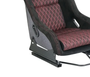 Sedile da corsa singolo Materiale in fibra di vetro Robusta superficie leggera con decorazione di cuciture nere e rosse Motivo a diamante