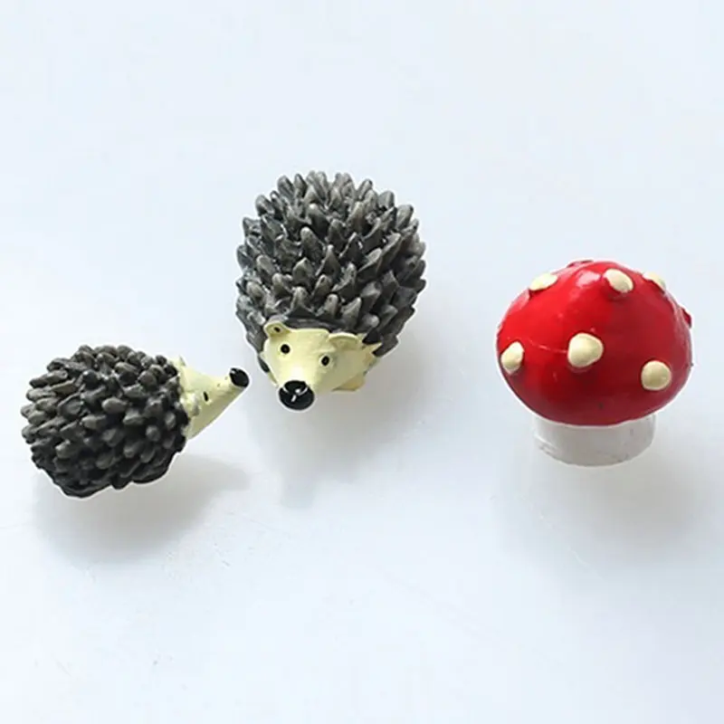 3Pcs Small Fairy Garden Gnomes Moss Terrarium Resin Crafts Decorations Artificial Mini Hedgehog With Red Dot Mushroom Gift