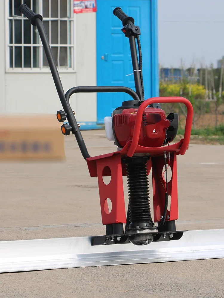 Concrete gasoline vibrating ruler road leveler electric 220V vibrating ruler cement ground vibrating ruler.