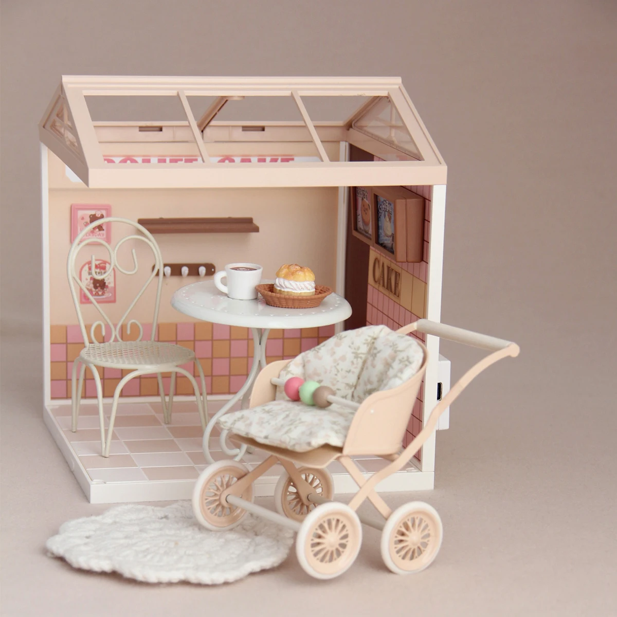 Miniature furniture 1:8-1:12 iron cart with white carpet suitable for mini house decoration