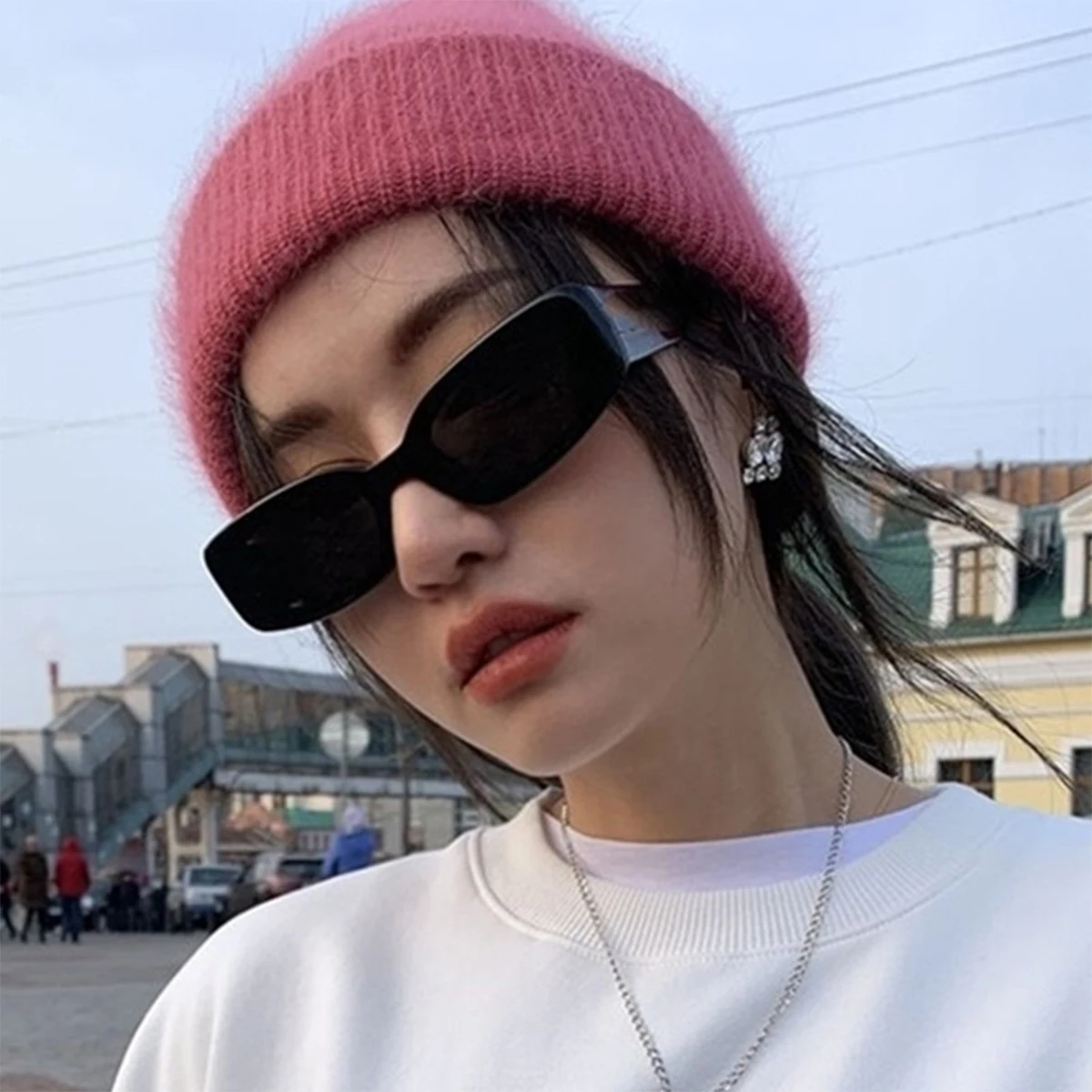 

Stylish Sunglasses for Women Retro Square Large Size Lightweight Durable Beach Party Vacation Fashion Decorative Eyewear