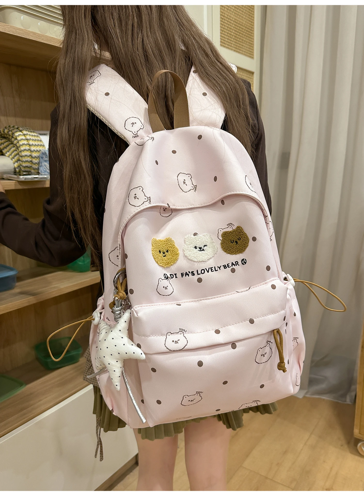 Neuer Studenten-Tagesrucksack aus Canvas für Damen mit Punktdruck und Flauschigem Bären-Patch, Leichte Schultasche für Teenager mit Stern-Anhänger – Detail 23