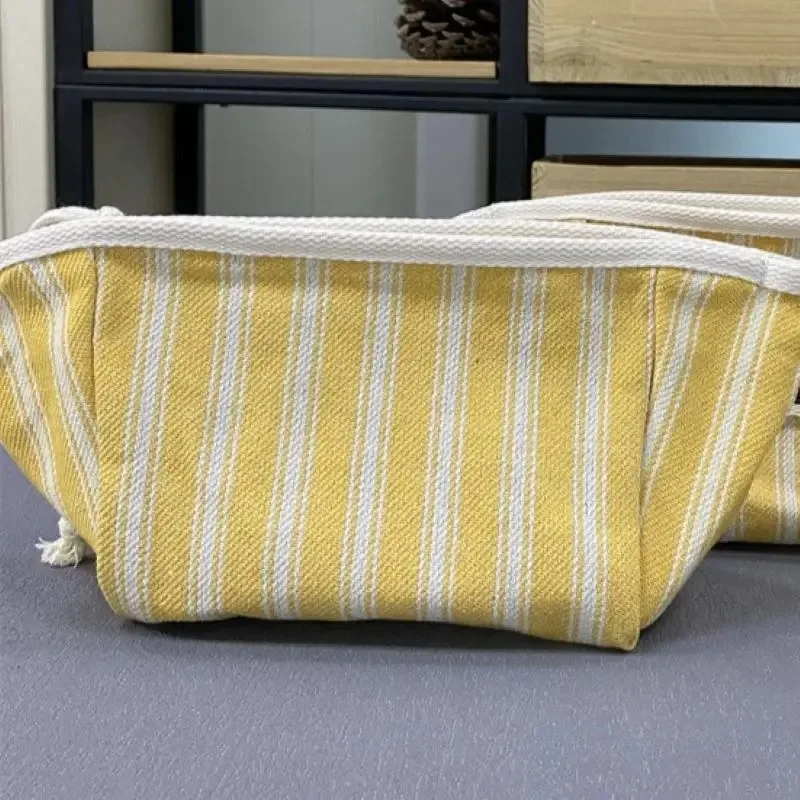 Mar Unique Design Fashion Strip Toiletry Pouch Zipper Make Up Brush Bag Travel Organizer Wholesale Cosmetic Bags