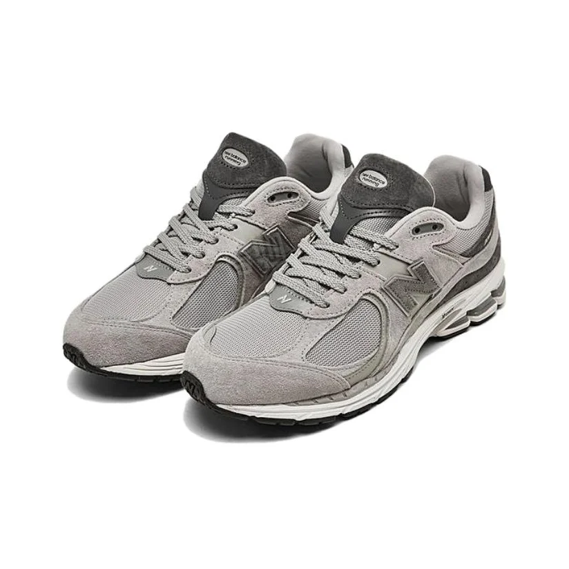 

New Balance NB 2002R Mid-cut Casual Shoes for Men, Black and Gray