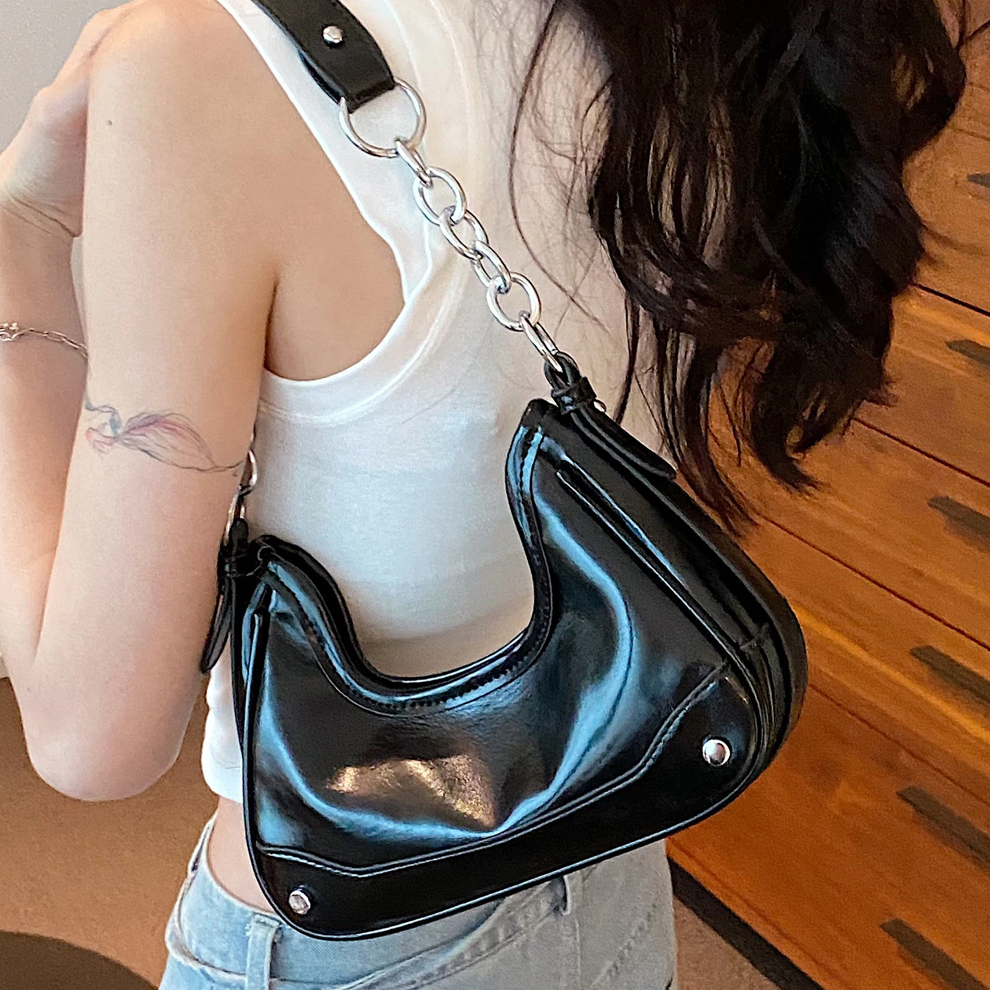 

Women Retro Pillow Handbag Solid Pu Leather Chain Shoulder Bags Female Versatile Daily Commuting Underarm Packs Lady Handle Pack