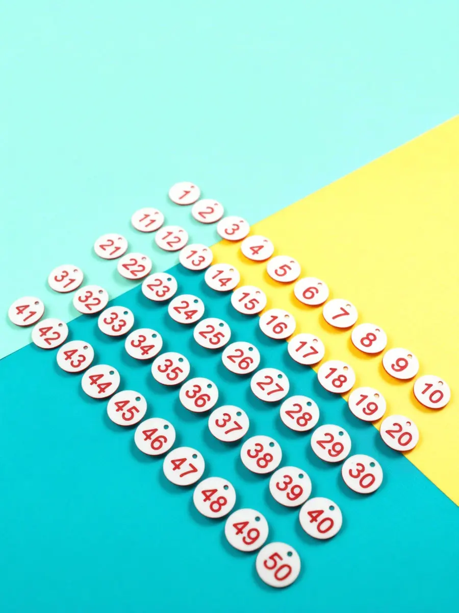 50Pcs Smart Number Calling Tags Plastic Number Plates Round Hole Identification Key Tags for Restaurant Spa Locker Table Numbers