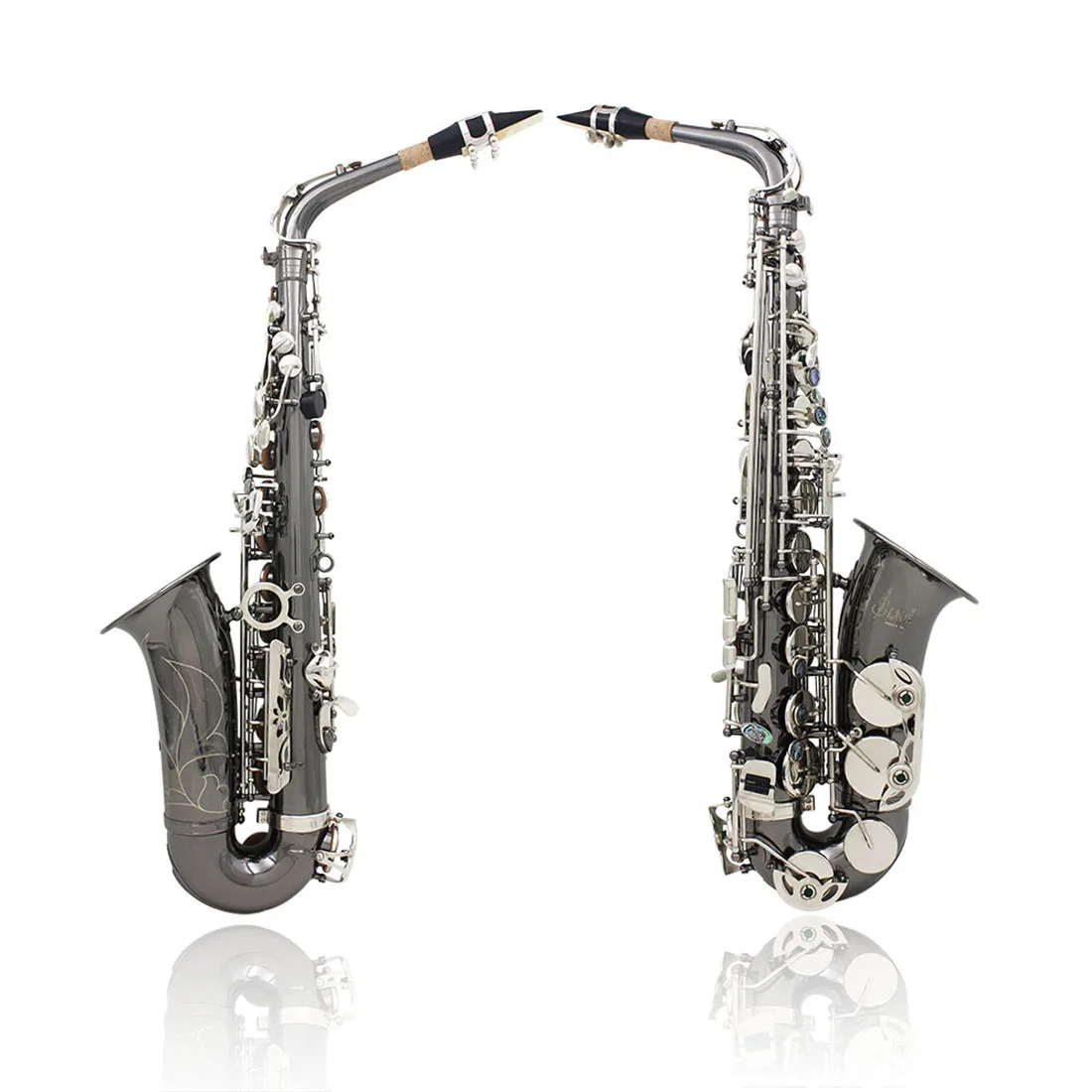 

Саксофон альт SLADE, латунный корпус, Eb, черное никелирование, с кейсом, тростниками, перчатками, запчастями и аксессуарами, духовой инструмент