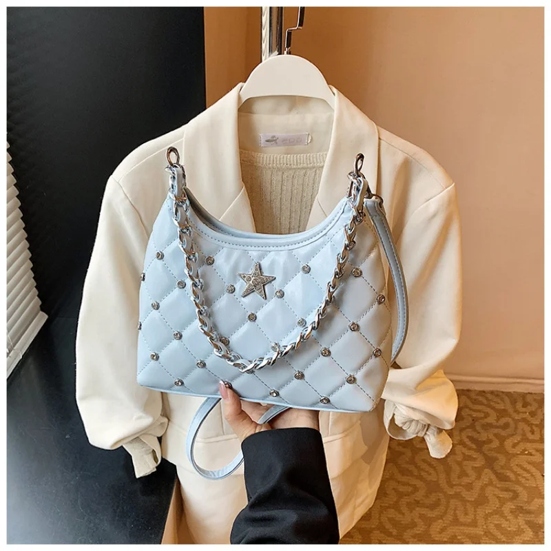 

Новая милая и милая сумка через плечо с цепочкой из искусственного жемчуга, сумка через плечо, женская сумка, повседневная дорожная сумка, маленькая квадратная сумка