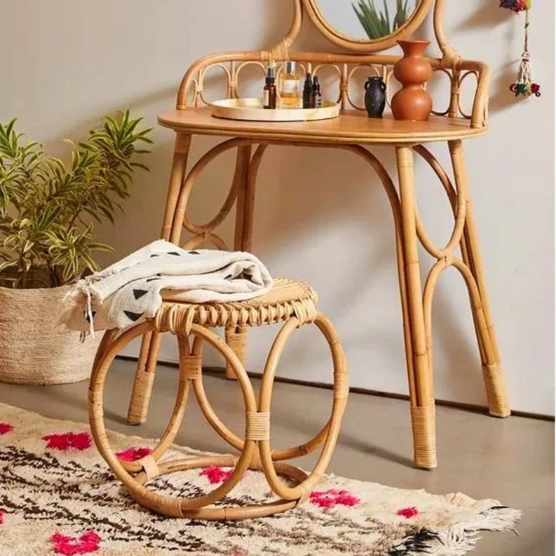 Vintage Rattan Round Stool French Stylish Vanity Seat Retro Entryway Shoe Changing Chair for Restaurant Aesthetic Home Decor