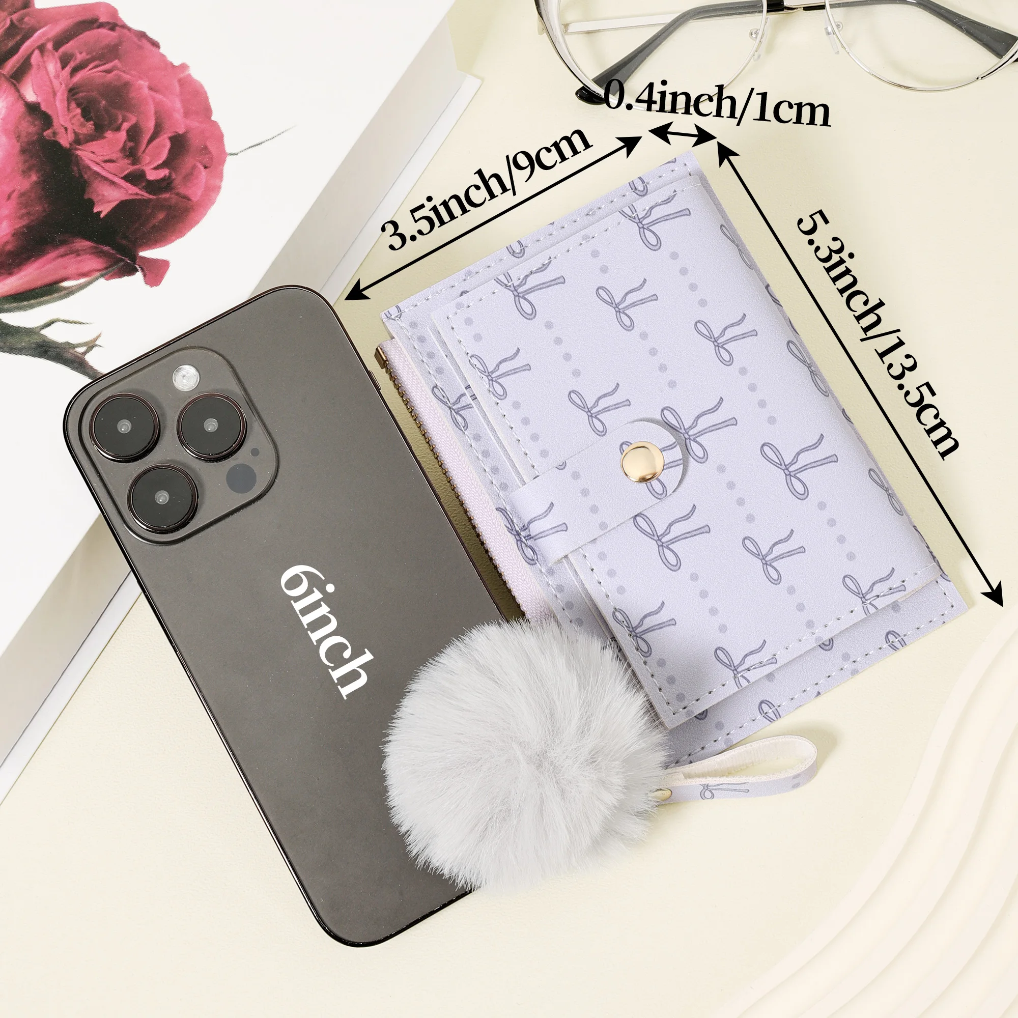 Ультратонкий, легкий и портативный держатель для карт для наличных, удостоверений личности и кредитных карт. Особенности стильного акцента помпона, высокого качества.