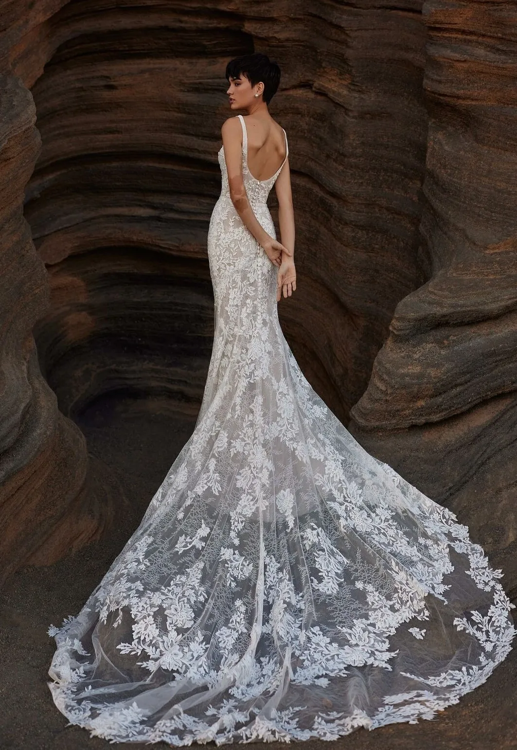 فساتين زفاف رشيقة مزينة باللؤلؤ زي العرائس التنانير السباغيتي الأشرطة عارية الذراعين حورية البحر مخصصة Vestidos De Novia