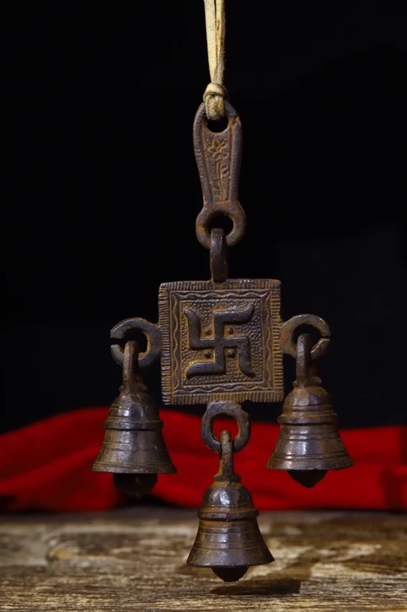 

Old Tibet Iron Buddhism Wanzi Wind Ringing Instrument Fotang household item