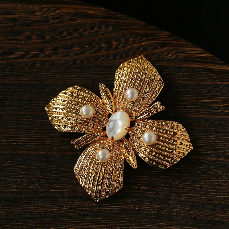Europe America Freshwater Pearl Vintage Flower Brooch Women Luxury Elegant Jewelry