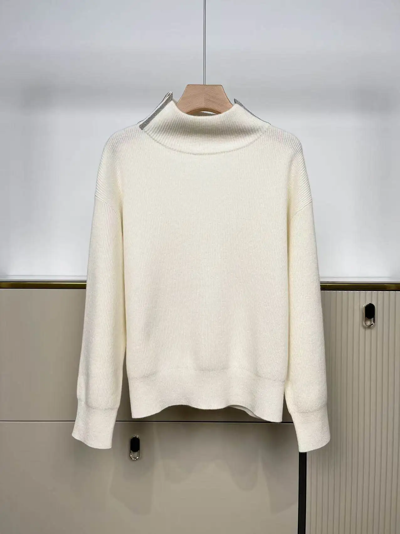 

Women's 2025 Winter New Turtleneck Beaded Wool Knit Sweater