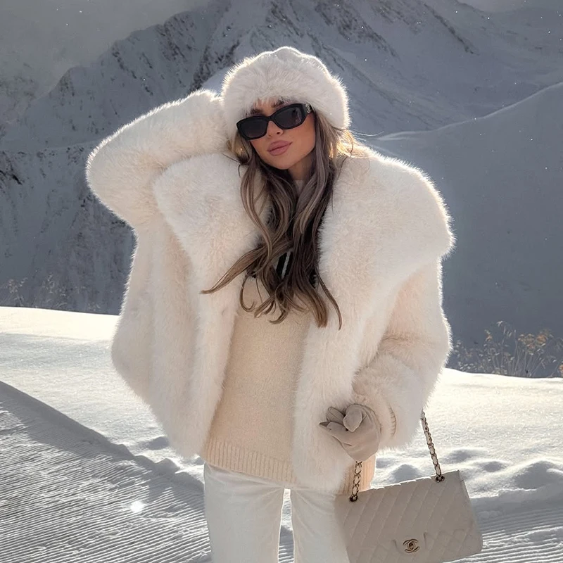 シックなインブロガーブランドファッションフェイクフォックスファージャケットコート女性 2024 冬の高級デザインビッグ襟毛皮コートクールガールズオーバーコート