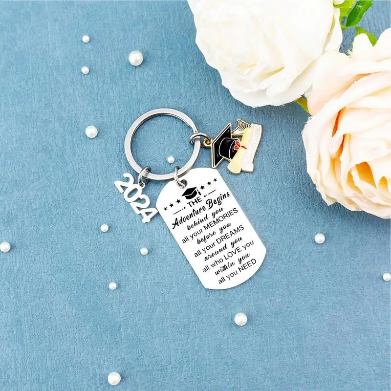 2024 Graduation Gifts Keychain Fashionable & Creative Graduation Gift Tassel Keychain Portable Women's Keyrings & Keychains For