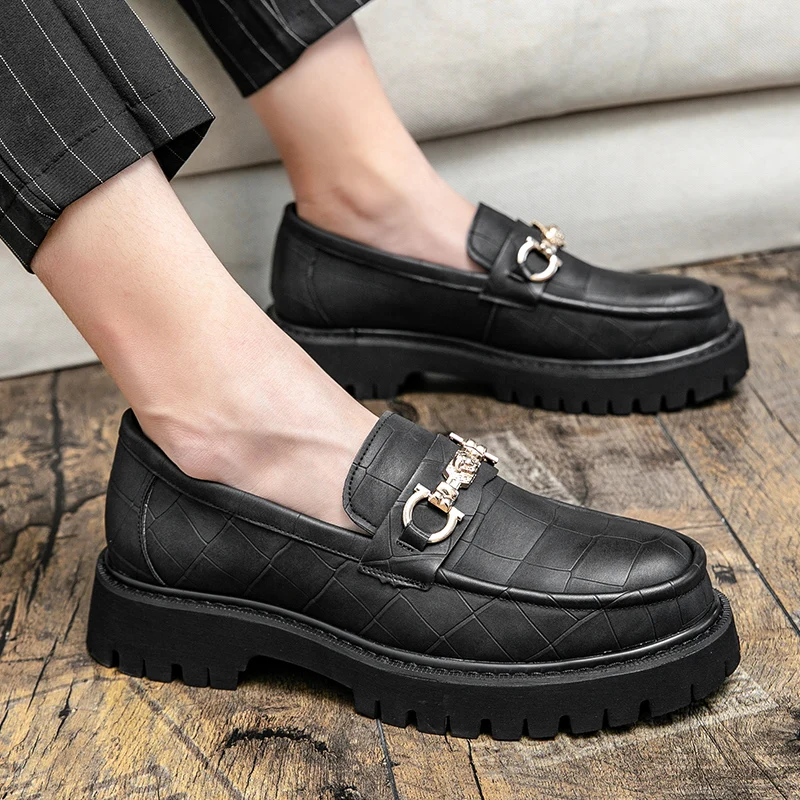 British Men Oxfords Dress Shoes Designer Metal Platform Shoes Men Casual Leather Shoes Luxury Slip on Loafers Men Business Shoes