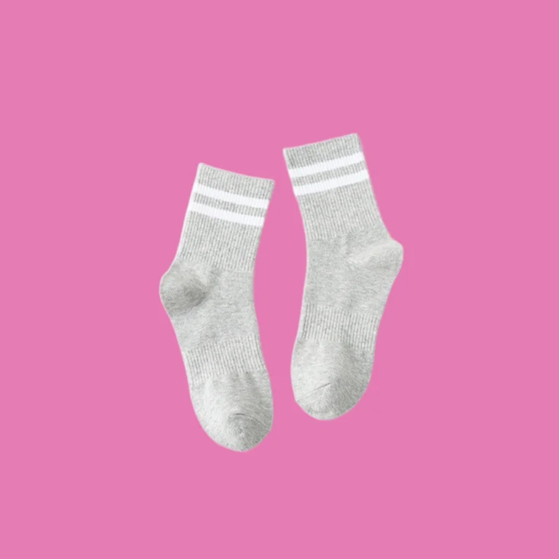 2/5 Paar neue Sommer Baumwolle Ins Trend Frühling und Herbst Stil schwarz und weiß lange Socken Sports ocken Damen Mid-Tube Socken