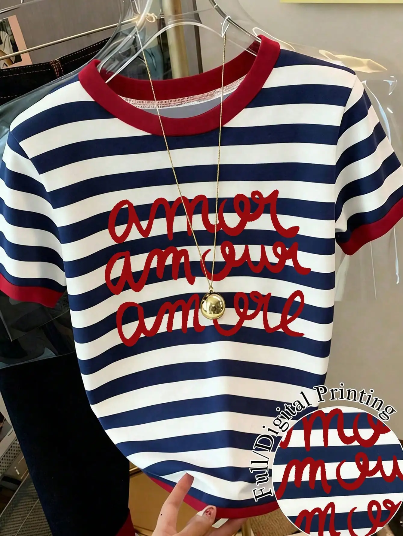 2026 Damen Ringer T-Shirt mit rotem Besatz, O-Ausschnitt, kurzen Ärmeln, marineblau-weiß gestreift, Kursivschrift-Druck, schmale Passform, lässiges Sommer-Top – Detail 3