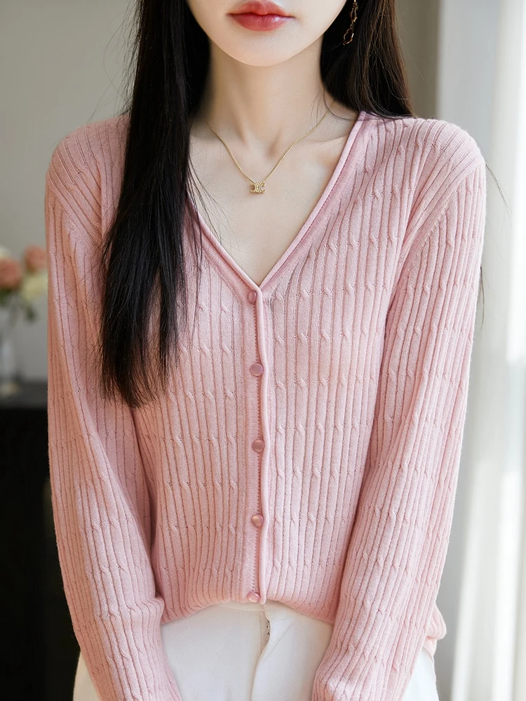

2025 New Cardigan V-Neck Solid Color Weater Classic Twisted Flower Pullover Women High GradeTop Fashion Comfortable Top Sweater