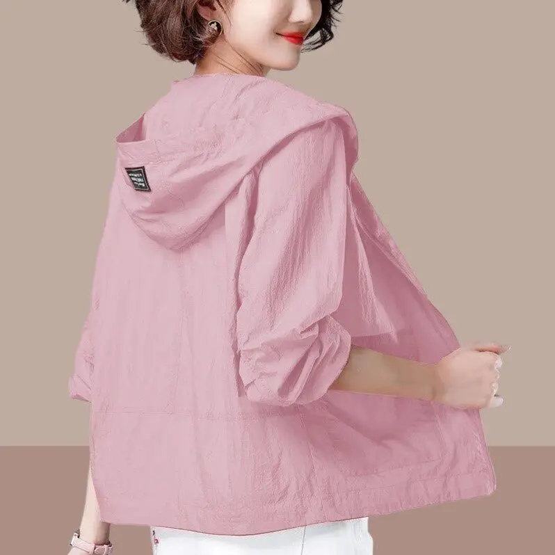 Fashionable Ladies' Lightweight Summer Sun Protection Clothing Beautiful Anti-Uv Jacket Stylish Outdoor Apparel for Women