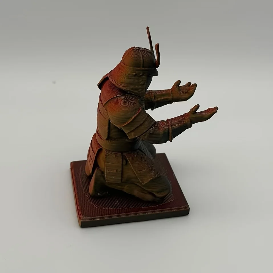 Podstawka na długopisy w kształcie klęczącego samuraja, figurka ninja w zbroi, stojak na ołówki, biurowe artykuły papiernicze w stylu japońskim, ozdoba na biurko, prezent. — zdjęcie produktu 4