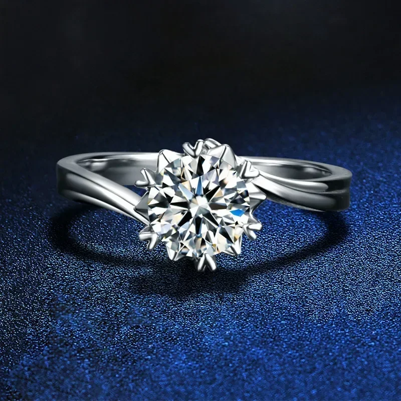 Exquisite Design Twisted Snowflake Ring 18K White Gold, 0.5/2 Carat D Color Moissanite Diamond Heart Shaped Ring Fine Women Gift