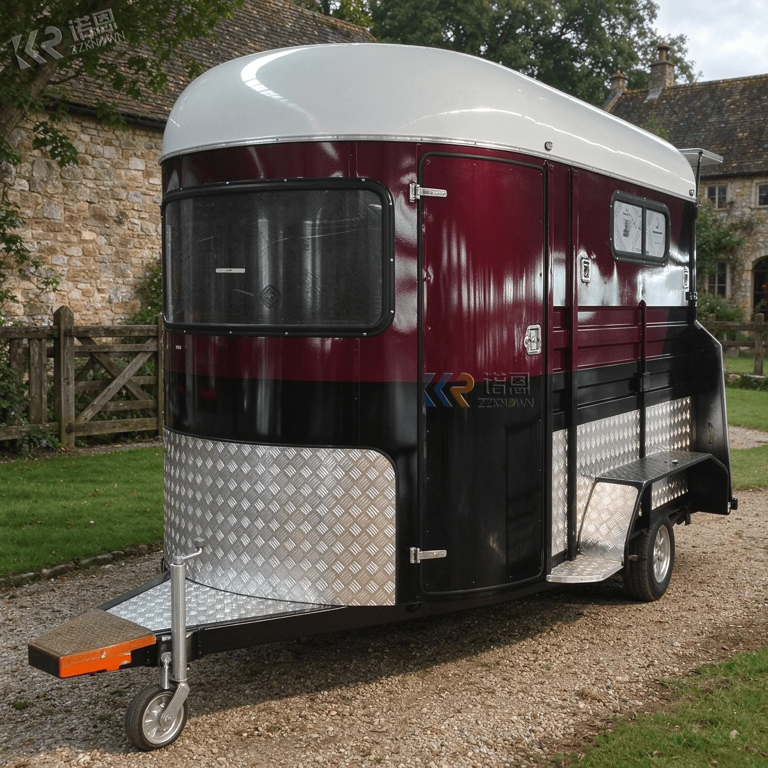 European Market Horse Trailer For Equestrian Buyers Horse Transport Trailer With Custom Design Options