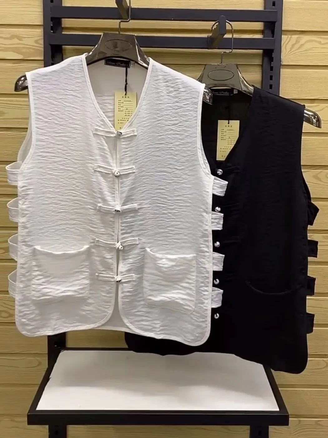 New 2024 Men's Comfortable Soft Ethnic Style Button down Vest Fashionable Simple High-End Sensation Summer Casual Tank Top