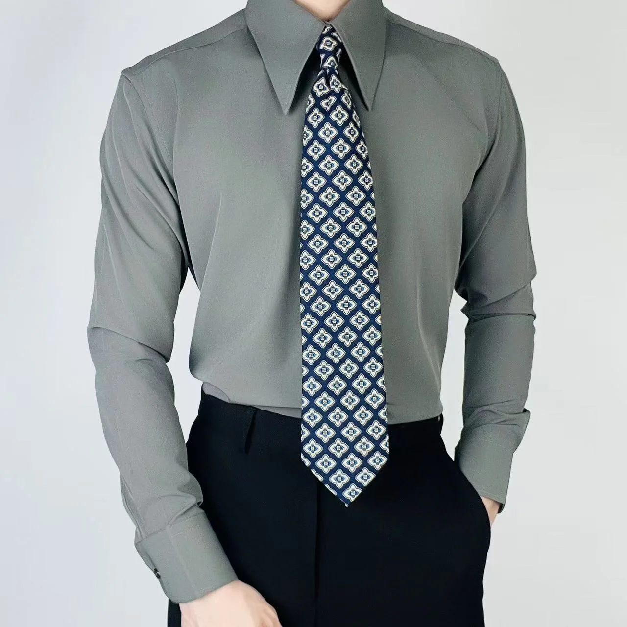 

2025 New High Quality Lapel Men Shirt Wrinkle-Free Slim Fit Business Casual Shirt Solid Color Retro Gray Men Dress Shirt