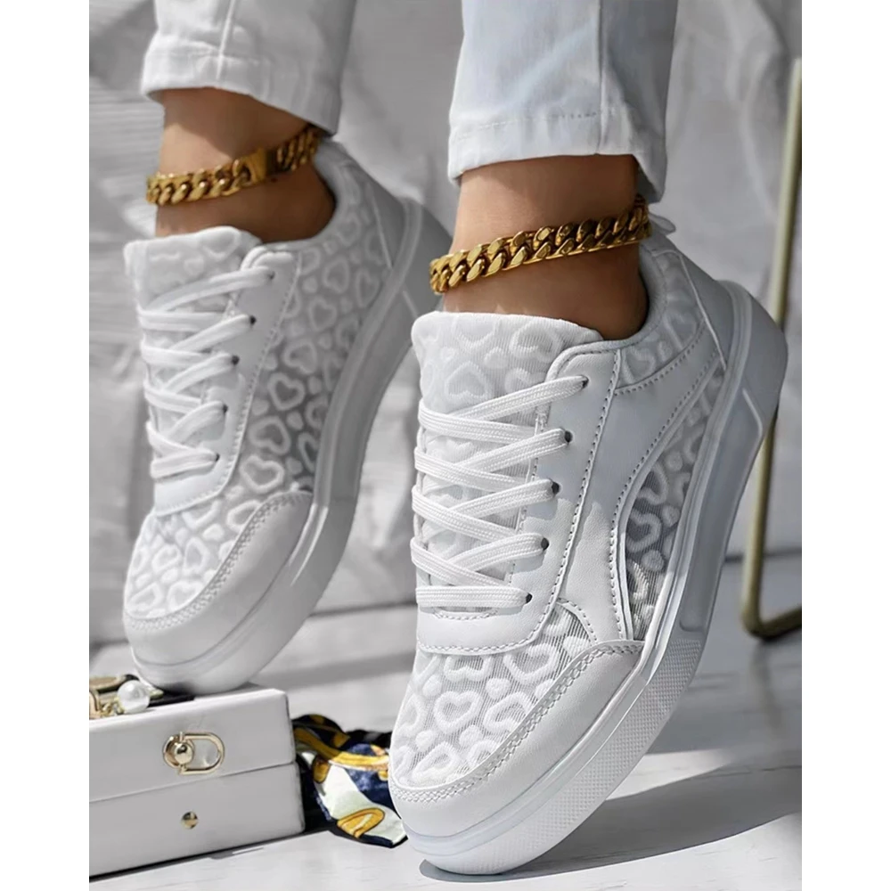 

Fashion Women Autumn Going Out Heart Pattern Breathable Sheer Mesh Lace Up Casual White Sneakers Femme Casual Flats Sports Shoes