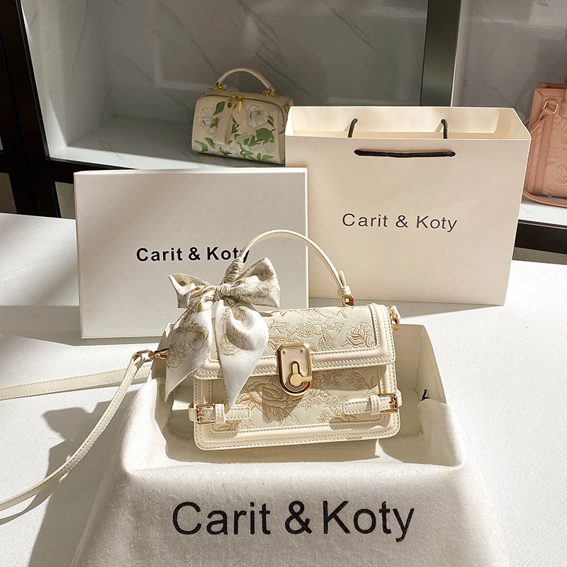 

Spring and summer high-end silk handbag, niche embroidered commuter small square bag