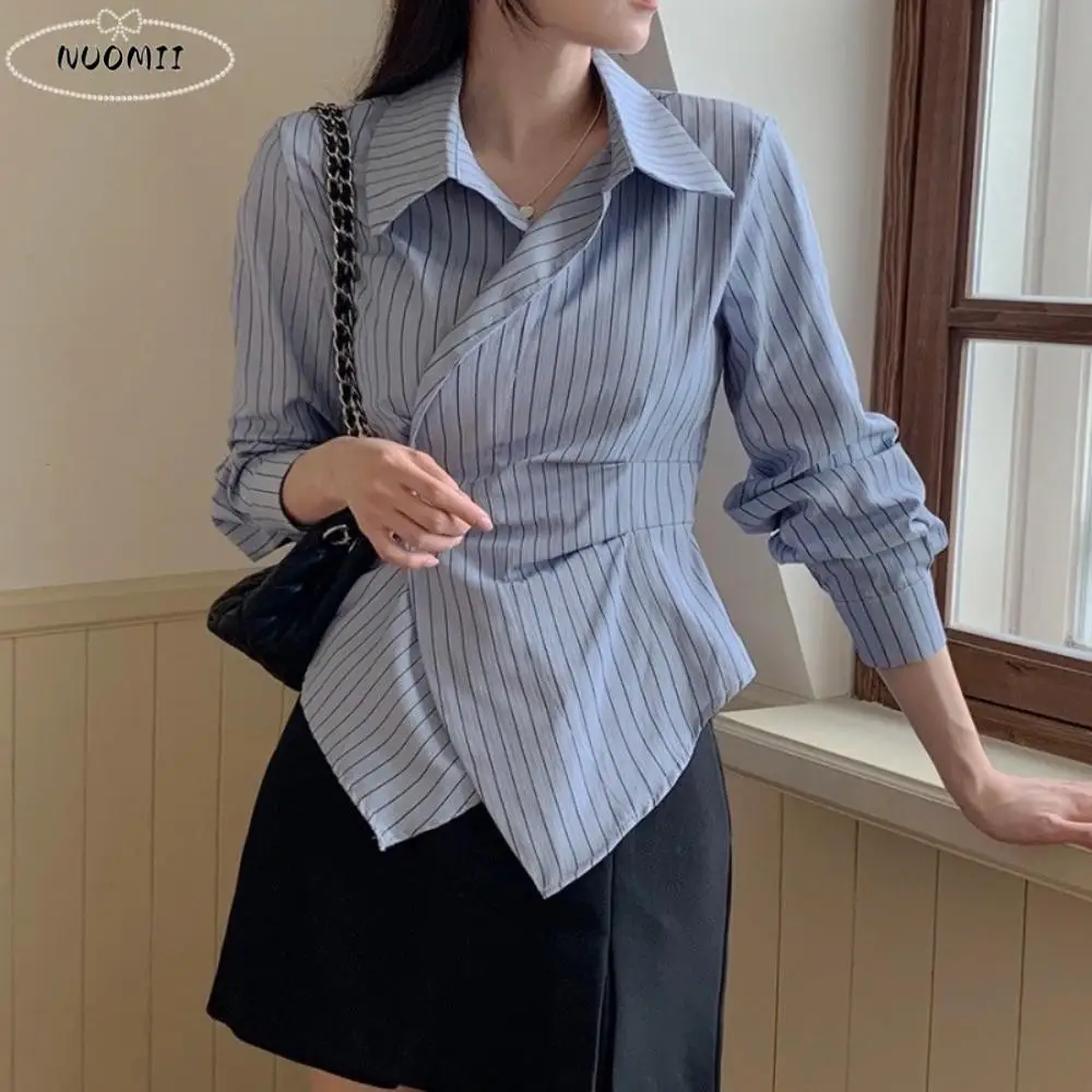 Chemisier court à rayures bleues pour femmes, col en v, chemises à manches longues de Style coréen, coupe cintrée à boutons, chemises de voyage