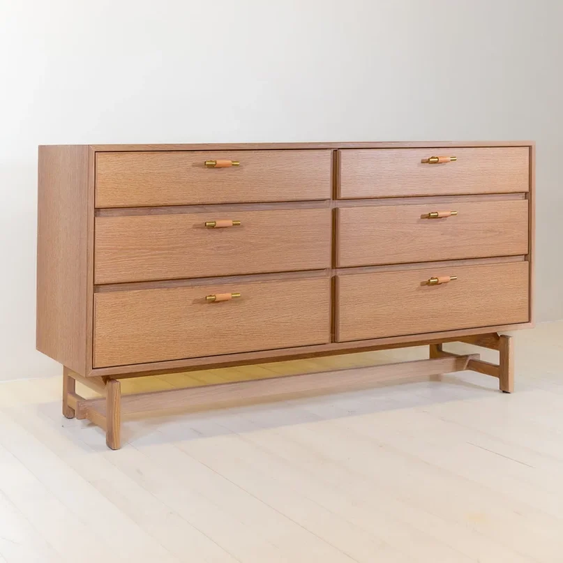 

Современная тумба под телевизор из массива дуба с ящиками для хранения, для гостиной и спальни