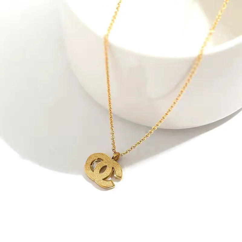 

2025 new necklace for women titanium steel non-fading ins niche versatile high-end small fragrant style clavicle chain