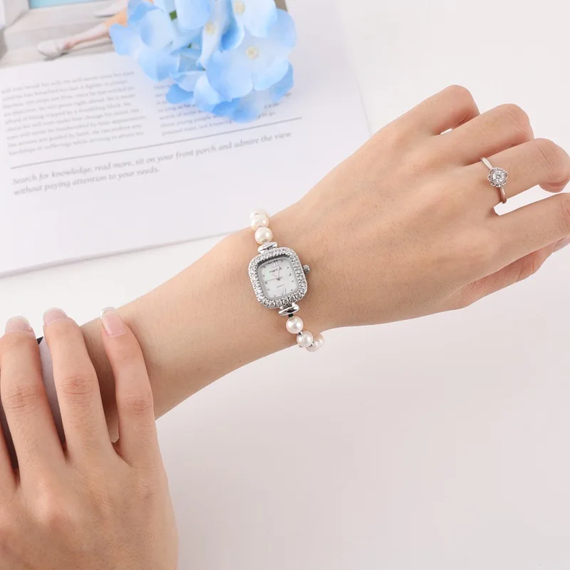 Luxury Women Pearl Watch Cubic Zirconia Elements Crystal Bracelet Watch for Wedding Party Evening Wear Bride Watch Jewelry Gift