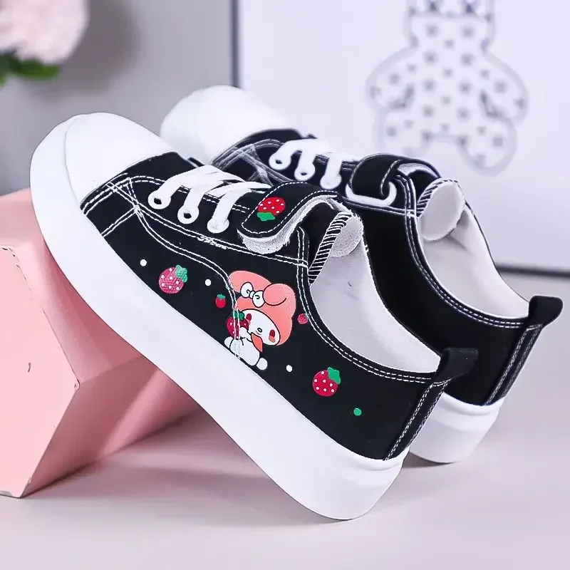 Sanrio Kinder Turnschuhe mit weichen Sohlen Skate Kuromi Freizeitschuhe Mädchen Segeltuchschuhe My Melody Frühling Herbst Sportschuhe