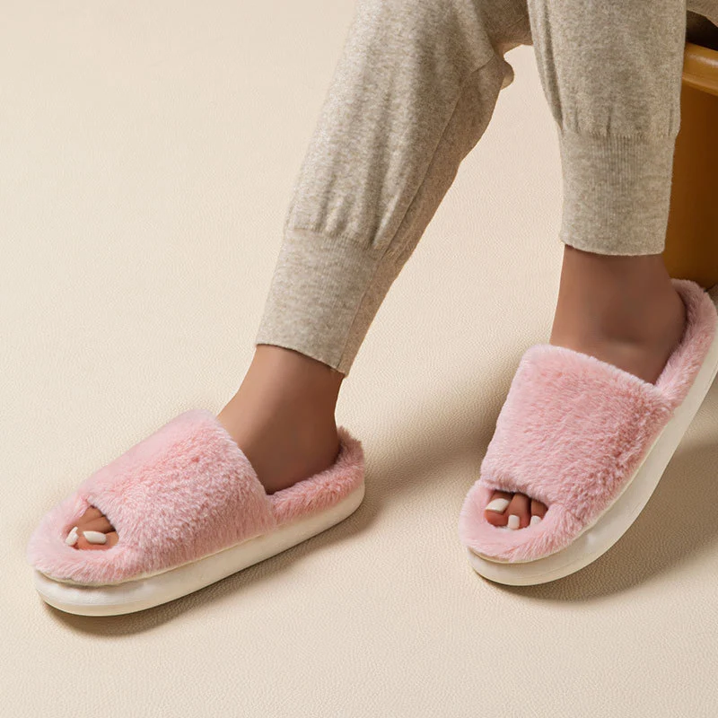 Zapatillas mullidas blancas cálidas de invierno para mujer, cómodas zapatillas de algodón con parte inferior gruesa para el hogar, chanclas de plataforma con punta abierta para interiores