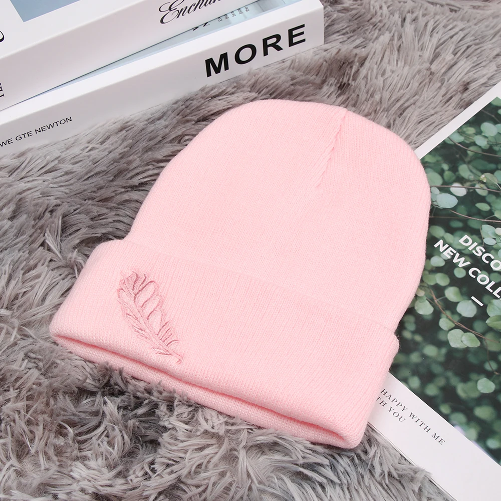 1PC Hot Sale Women\'s Cotton Beanies Hat Warm Snow Knitted Knit Hat High Quality Crochet Winter Feather Embroidery Leaf Knit Hat