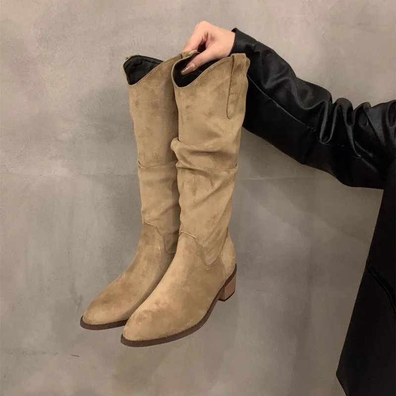 Damenstiefel mit Blockabsatz, Western-Cowboystiefel, neue Retro-Stiefel mit spitzer Zehenpartie, lange Stiefel, plissierte hohe Stiefel, Wildleder-Slip-On-Stiefel bis zur Mitte der Wade.