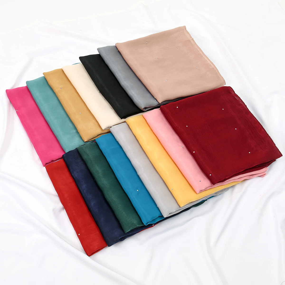 

Твердый бархатный шелковый шарф-хиджаб для женщин, мусульманские хиджабы, шали, модные накидки, исламский тюрбан, платок со стразами, шарфы для Рамадана