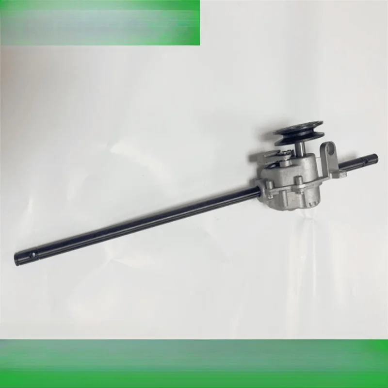 For hand-pushed lawn was modified into a - belt-driven four-stroke Q mower with a self-propelled device Lll