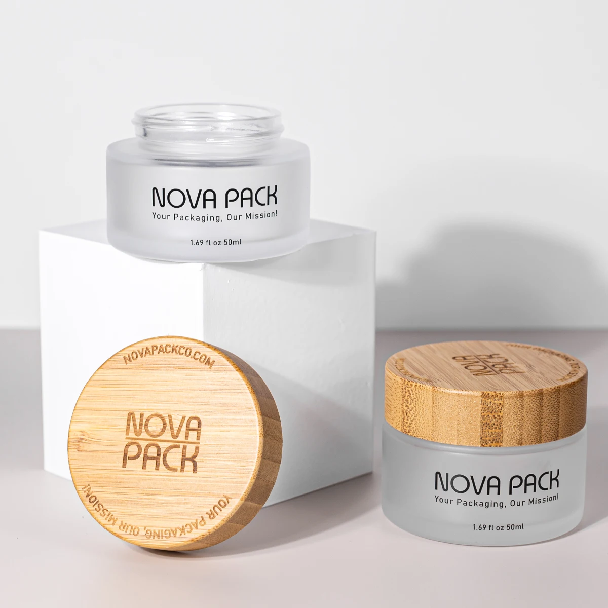 Accept Logo Bamboo Cosmetic Packaging Containers 15ml 30ml 50ml 100ml 200ml Frosted Glass Lip Face Cream Jars with Bamboo Lids