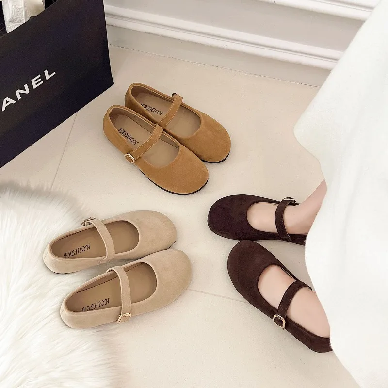 حذاء فردي مسطح من جلد الغزال غير رسمي على طراز جديد للنساء، نعل ناعم كلاسيكي جديد مريح وخفيف الوزن للنساء 2025 #1