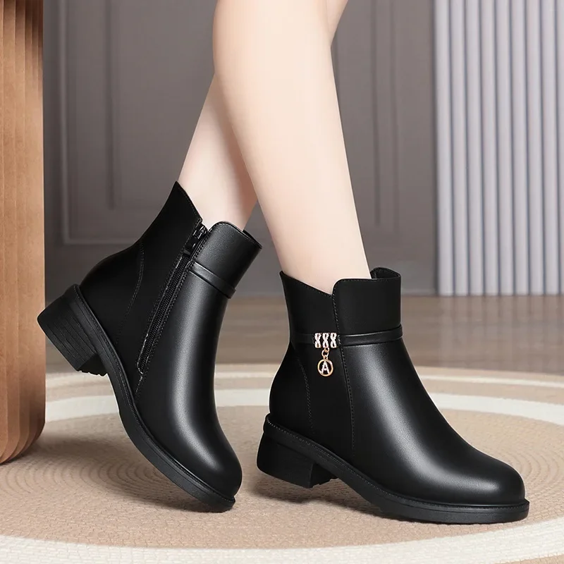 

4cm Retro Comfortable Flat Platform Shoes Winter Short Fur Ankle Boots 2025 Women's Warm Soft Leather Plush Short Boots for Mom