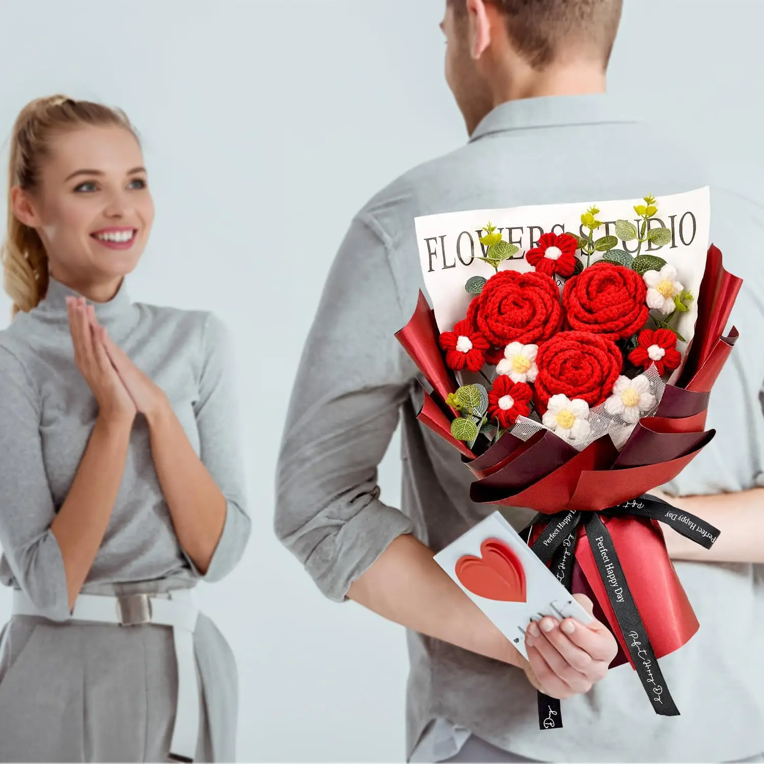 Handgefertigter gehäkelter roter Rosenblumenstrauß, gehäkelte Blumensträuße zum Muttertag, Valentinstag, Jahrestag, Geburtstagsgeschenk – Detail 3